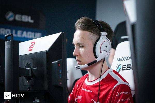 Falcons 击败了 Liquid，而 Eternal Fire 输给了 3DMAX - ESL Pro League 第21赛季第一天的结果